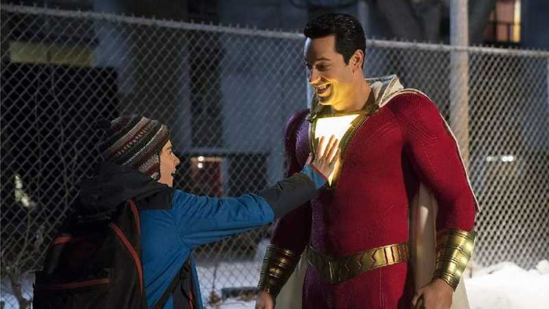 Zachary Levi Cerita Kostum Shazam Seharga Jutaan Dolar