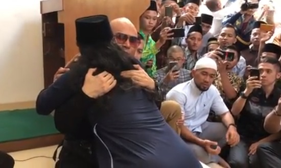 Deddy Corbuzier Mualaf, Begini Tanggapan Keluarganya Deddy Corbuzier Mualaf, Begini Tanggapan Keluarganya