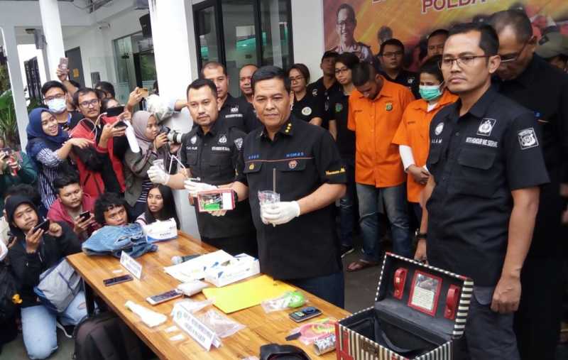 Kasus Narkoba, Anak dan Menantu Elvy Sukaesih Resmi Tersangka Kasus Narkoba, Anak dan Menantu Elvy Sukaesih Resmi Tersangka