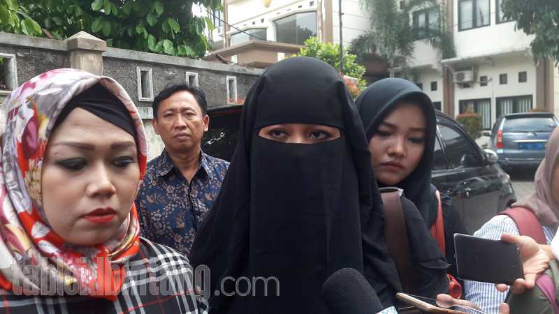 Ibunda Opick Meninggal Dunia, Mantan Istri Ajak Netizen Ikut Mendoakan Ibunda Opick Meninggal Dunia, Mantan Istri Ajak Netizen Ikut Mendoakan