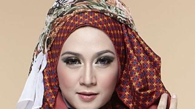 Fenomena Salju Arab Saudi, Dina Lorenza Perbanyak Istighfar Fenomena Salju Arab Saudi, Dina Lorenza Perbanyak Istighfar