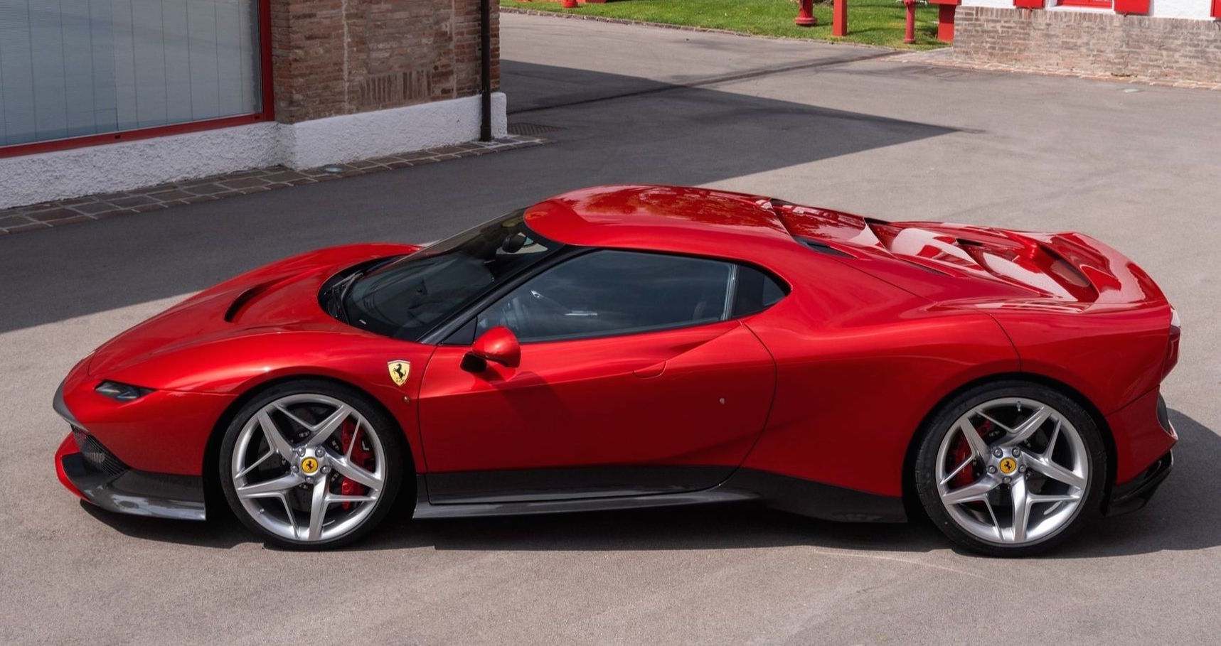 Wujud Ferrari SP38 Deborah yang Hanya Ada Satu Di Dunia