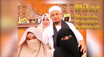 Arifin Ilham Kenalkan Istri Ketiganya Lewat Video di Facebook