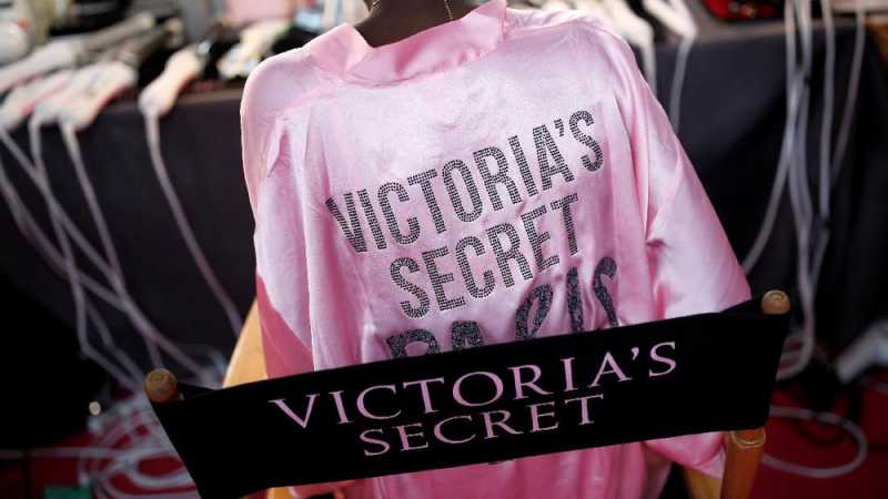 Bos Victorias Secret Minta Maaf Telah Sindir Transgender Bos Victorias Secret Minta Maaf Telah Sindir Transgender