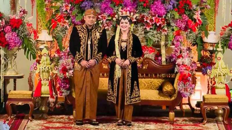 Anggunnya Kahiyang Ayu dalam Busana Pengantin Jawa Klasik Anggunnya Kahiyang Ayu dalam Busana Pengantin Jawa Klasik