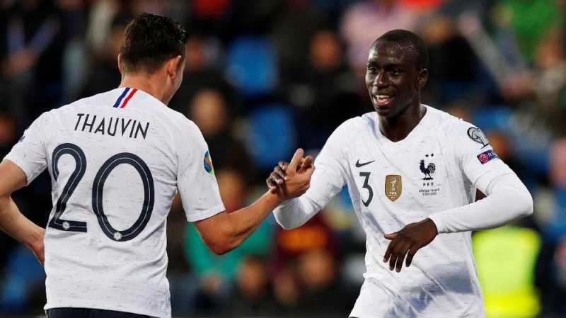 Usai Perkenalkan Jovic, Madrid Resmi Dapatkan Mendy Usai Perkenalkan Jovic, Madrid Resmi Dapatkan Mendy