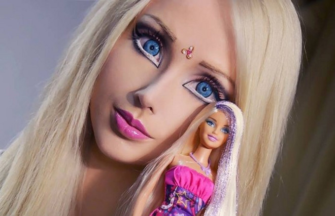 Begini Fashion Seksi Barbie Valeria Lukyanova Selama di Bali
