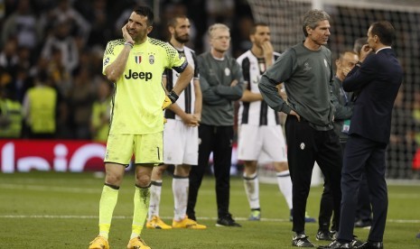 Buffon Tak Bisa Jelaskan Performa Buruk Juventus Buffon Tak Bisa Jelaskan Performa Buruk Juventus