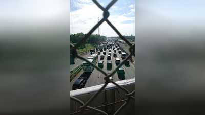 Volume Kendaraan Meningkat, Tol Cikunir-Bekasi Barat Macet