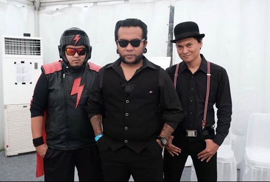 Lirik Lagu Endank Soekamti Badajidingadan Arsia Lirik