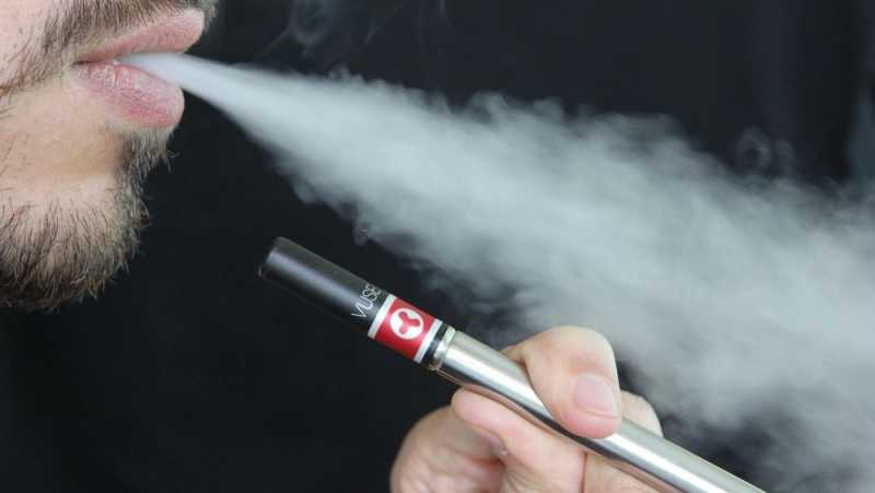 Vaping Bisa Tingkatkan Risiko Kanker dan Serangan Jantung Vaping Bisa Tingkatkan Risiko Kanker dan Serangan Jantung