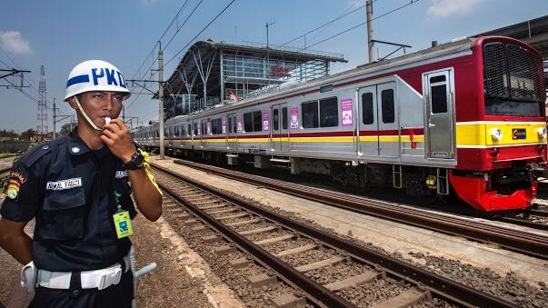 Semoga Tiket KRL Commuter Line Tidak Naik Desember Nanti