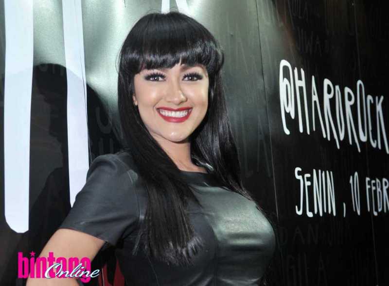 Kangen, Sang Adik Kenang Kebiasaan Julia Perez Kangen, Sang Adik Kenang Kebiasaan Julia Perez