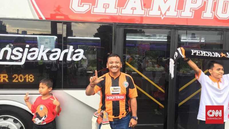Jakmania Mulai Padati Lokasi Pawai Persija Juara Jakmania Mulai Padati Lokasi Pawai Persija Juara