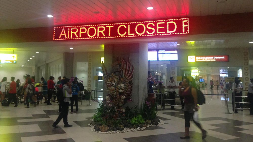 Terminal Domestik Bandara I Gusti Ngurah Rai Terbakar