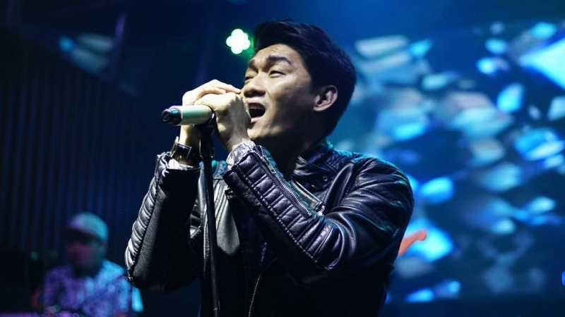 Keikhlasan Ifan Seventeen Lepas 3 Rekannya yang Tewas Akibat Tsunami Keikhlasan Ifan Seventeen Lepas 3 Rekannya yang Tewas Akibat Tsunami