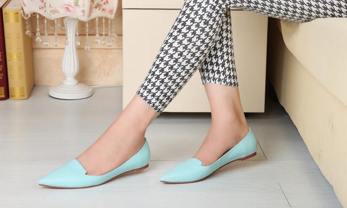 Begini Ancaman Bahaya di Balik Flat Shoes