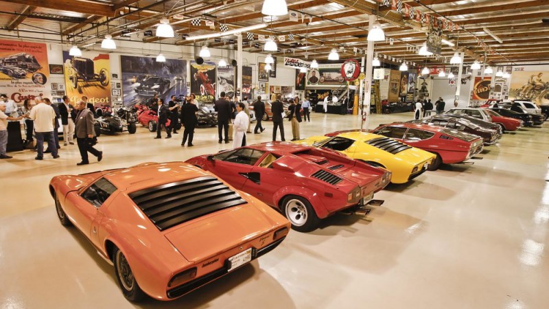 5 Selebriti Hollywood dan Mobil Mewahnya: Ada yang Punya 169 Unit 5 Selebriti Hollywood dan Mobil Mewahnya: Ada yang Punya 169 Unit