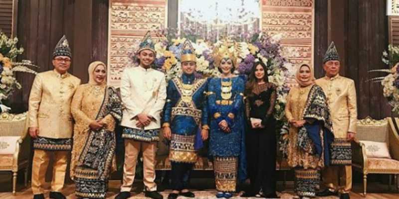 Foto Bareng SBY dan Amien Rais, Busana Valerie Thomas Disorot