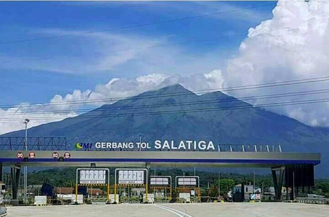 Foto Gerbang Tol Salatiga dengan Pemandangan Indah Jadi Viral Foto Gerbang Tol Salatiga dengan Pemandangan Indah Jadi Viral