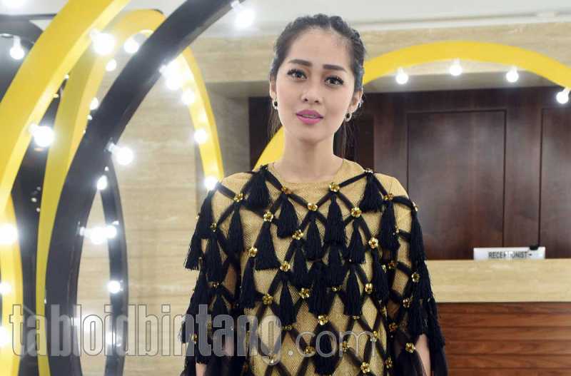Alasan Gracia Indri Tak Laporkan David NOAH ke Polisi Usai Alami KDRT Alasan Gracia Indri Tak Laporkan David NOAH ke Polisi Usai Alami KDRT