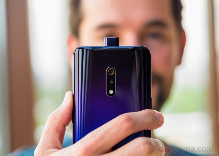 Smartphone 5G Realme Siap Meluncur 2020? Smartphone 5G Realme Siap Meluncur 2020?