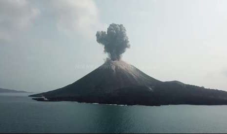 Gunung Anak Krakatau Alami 348 Kali Letusan Gunung Anak Krakatau Alami 348 Kali Letusan