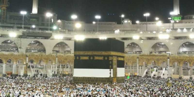 Kabah Dibalut Kain Putih Kabah Dibalut Kain Putih