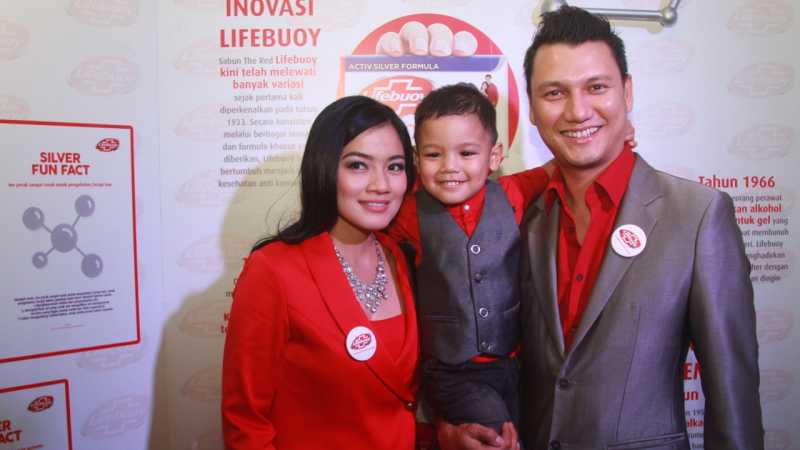 Titi Kamal dan Christian Sugiono Akan Tinggal Sementara di Bali Titi Kamal dan Christian Sugiono Akan Tinggal Sementara di Bali