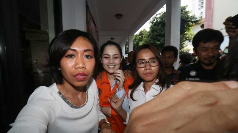 Sambil Tertawa, Jennifer Dunn Mengaku Menyesal Pakai Sabu Sambil Tertawa, Jennifer Dunn Mengaku Menyesal Pakai Sabu