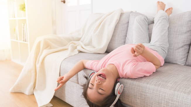 Kondisi Psikis Anak Bisa Terganggu karena Konten Lagu Dewasa Kondisi Psikis Anak Bisa Terganggu karena Konten Lagu Dewasa