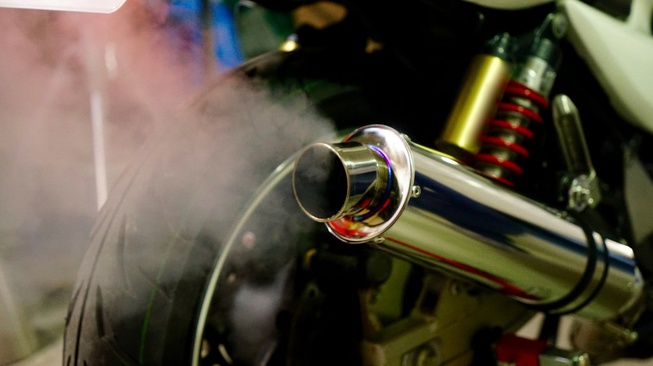 Plus Minus Knalpot Racing untuk Menggeber Sepeda Motor Plus Minus Knalpot Racing untuk Menggeber Sepeda Motor