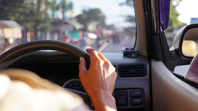 Merokok di Dalam Mobil, Sepele Tapi Sangat Berbahaya