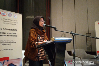 Dianjurkan minum kopi tiga cangkir sehari Dianjurkan minum kopi tiga cangkir sehari