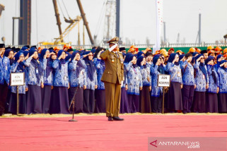 Salah Sebut Usia Indonesia Warnai Upacara di Pulau Reklamasi