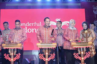 Gubernur promosikan pariwisata Lampung lewat "Festival Krakatau" Gubernur promosikan pariwisata Lampung lewat "Festival Krakatau"