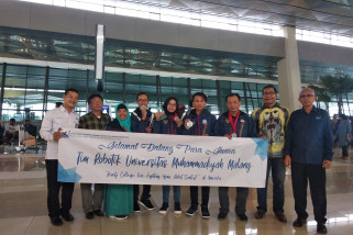 Robot kecil hantarkan tim Indonesia juara dunia Robot kecil hantarkan tim Indonesia juara dunia