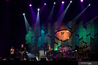 Soimah nge-jazz bareng Dewa Budjana di JJF 2019