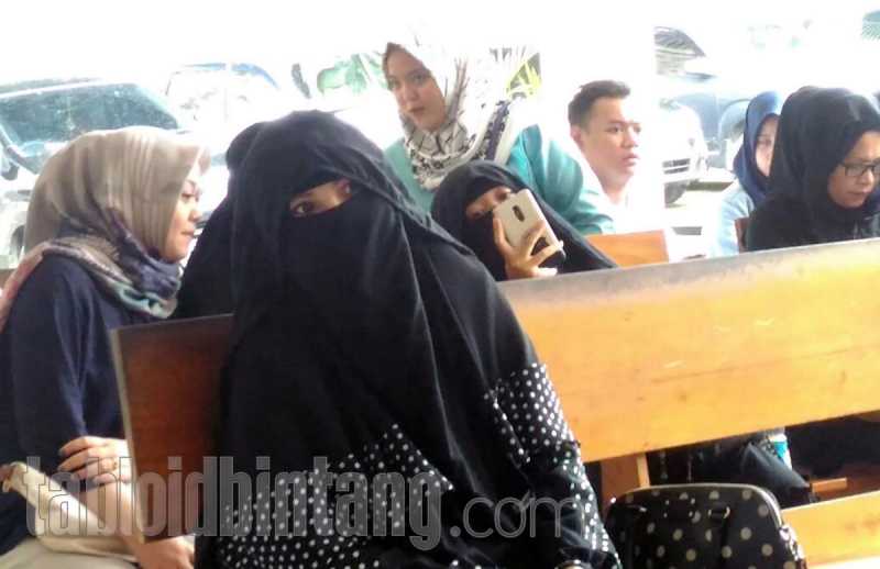 Usai Muntah Belatung, Indadari Ungkap Kondisinya Saat Ini Usai Muntah Belatung, Indadari Ungkap Kondisinya Saat Ini