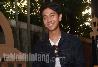 Resmi Perankan Dilan, Iqbaal CJR Jadi Trending Topic