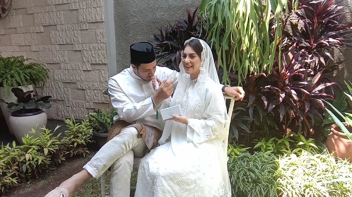 Hamil Anak Kembar, Irish Bella Sempat Alami Pendarahan Hamil Anak Kembar, Irish Bella Sempat Alami Pendarahan