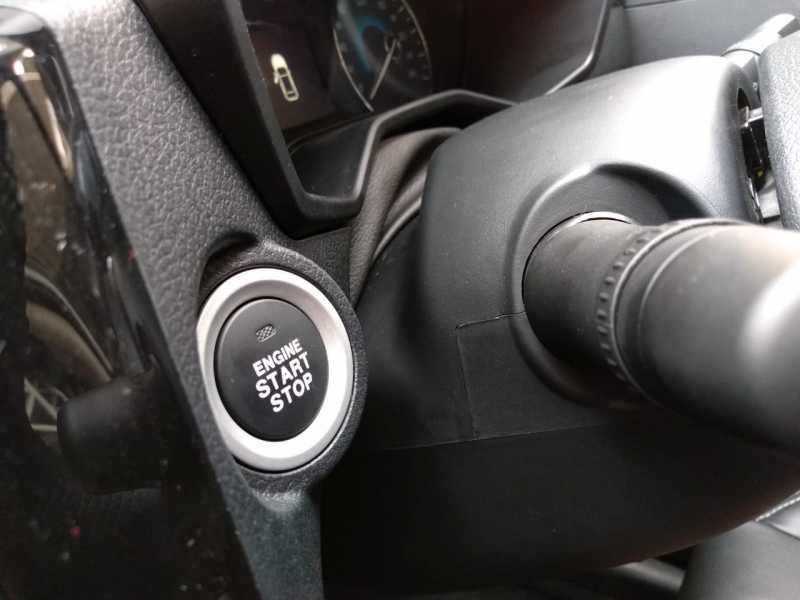Cara Hidupkan Mesin Ketika Baterai Kunci Keyless Lemah Cara Hidupkan Mesin Ketika Baterai Kunci Keyless Lemah