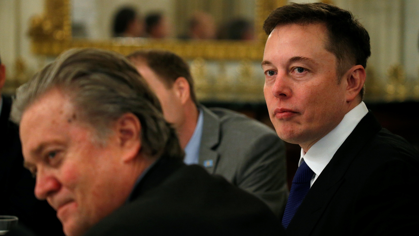 Elon Musk Daftarkan Merek Minuman Alkohol Teslaquila