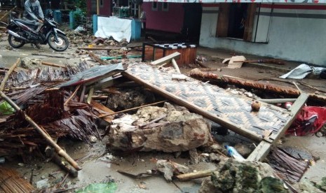 BNPB : Korban Tsunami Selat Sunda Capai 168 Jiwa BNPB : Korban Tsunami Selat Sunda Capai 168 Jiwa