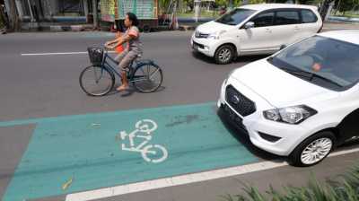 Kenapa Raksasa Otomotif Berlomba Suntik Modal Transportasi Online?