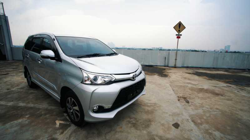 Mitsubishi Xpander Goyang Tahta Avanza di Pasar Mobkas Mitsubishi Xpander Goyang Tahta Avanza di Pasar Mobkas
