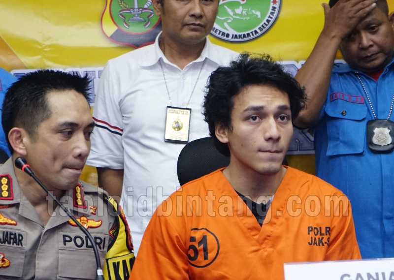 Jefri Nichol Menangis Meminta Maaf ke Keluarga dan Penggemar