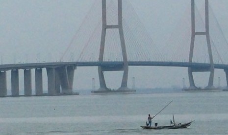 Bakal Ada Kereta Gantung Lintasi Jembatan Suramadu 