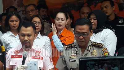 Siapa Pria yang Dipanggil Om oleh Jennifer Dunn saat Penangkapan?