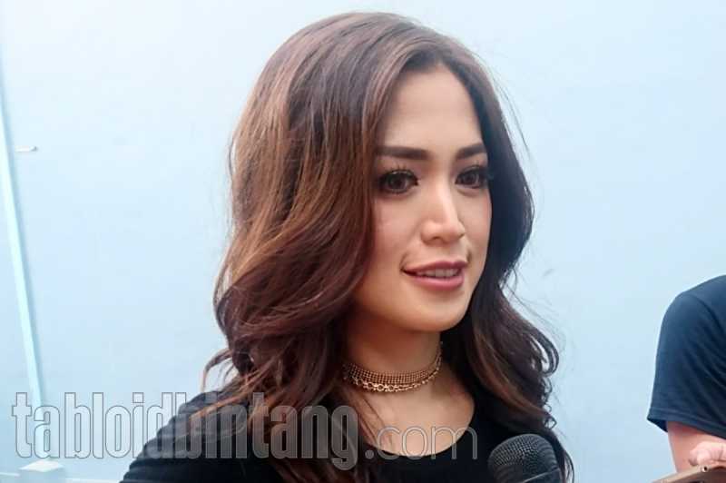 Raffi Ahmad Turut Bahagia, Jessica Iskandar - Richard Kyle Resmi Tunangan